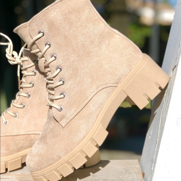 ⚡FINAL PRICE Beige Vegan Suede Lug Combat Boots - Picture 8 of 9
